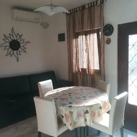 Apartman Pino *