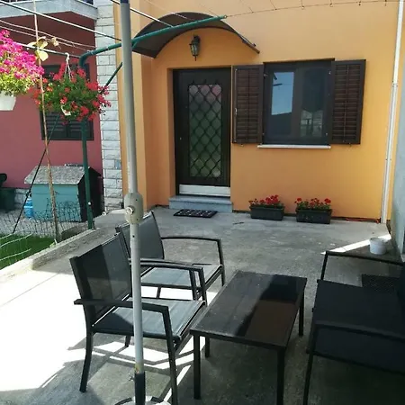 Apartment Apartman Pino