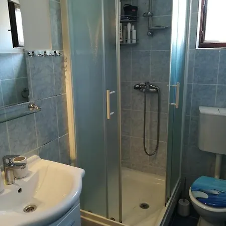 Apartment Apartman Pino