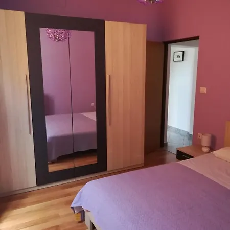 Apartment Apartman Pino Pula