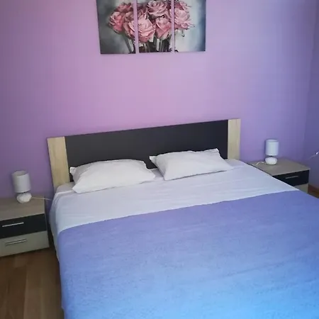 아파트 Apartman Pino 풀라