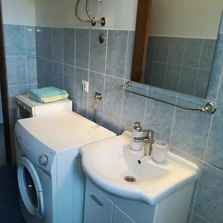 아파트 Apartman Pino 풀라